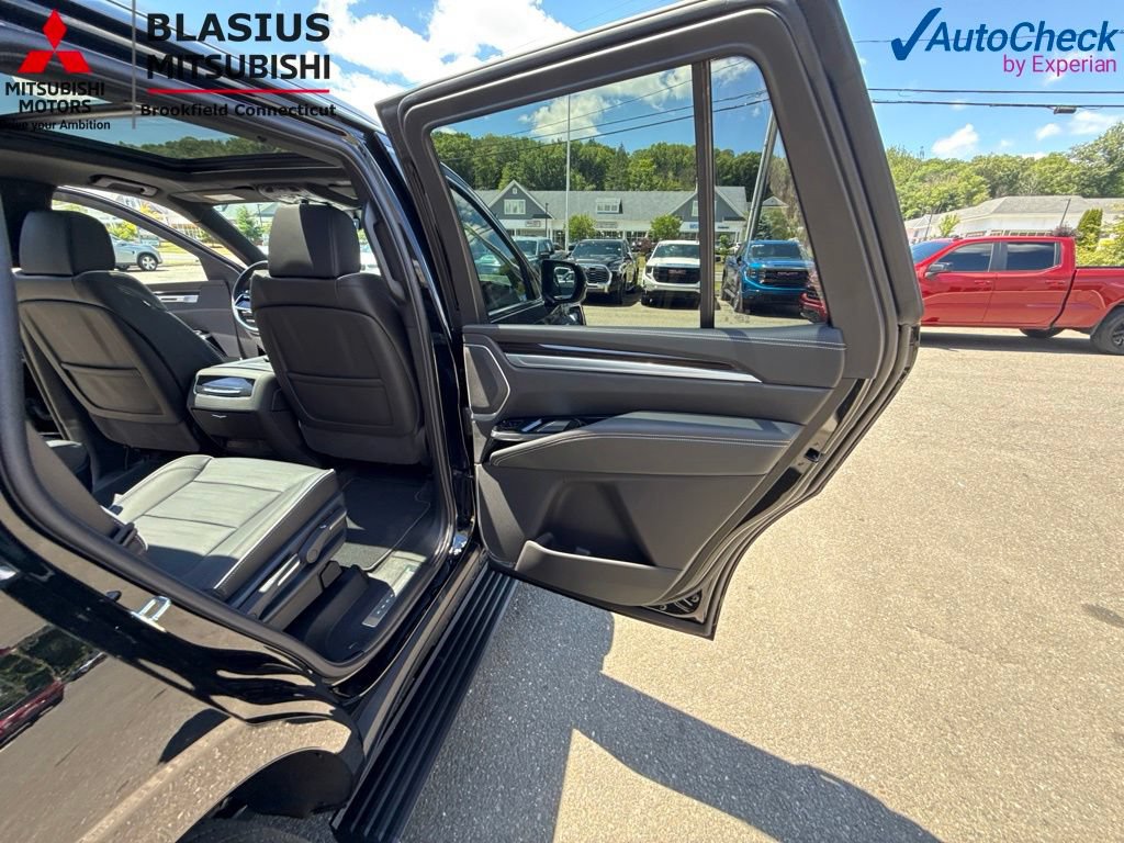 Used 2026 Cadillac Escalade Luxury AWD/4WD image 55