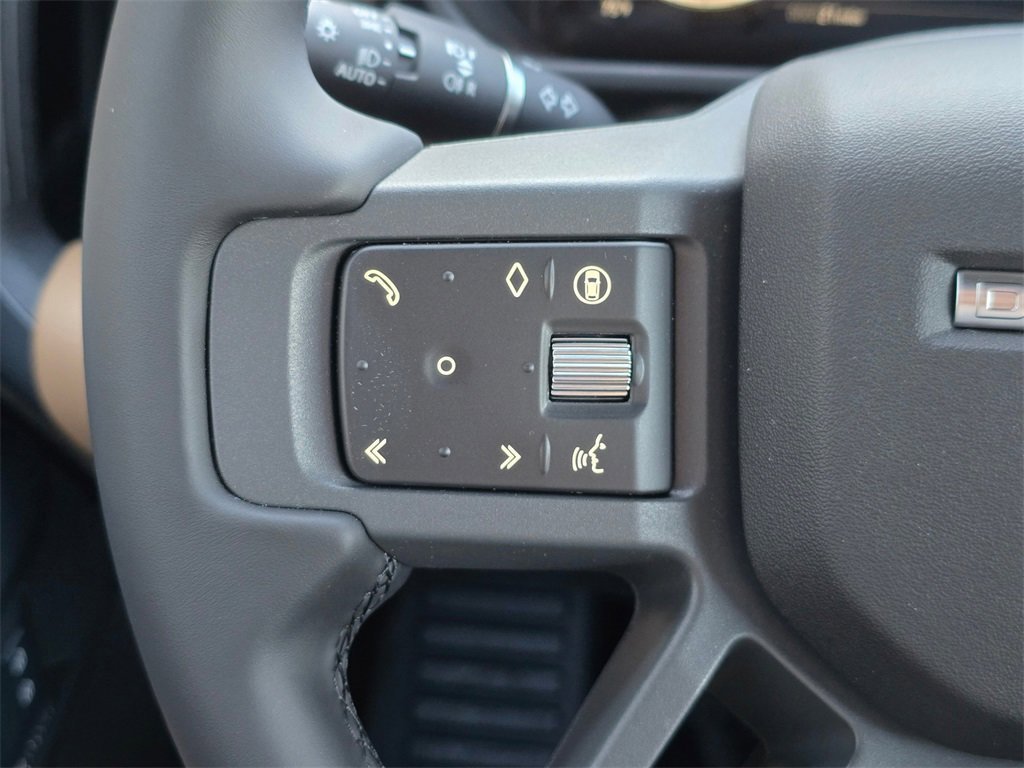 New 2025 Land Rover Defender 90 X-Dynamic SE image 19
