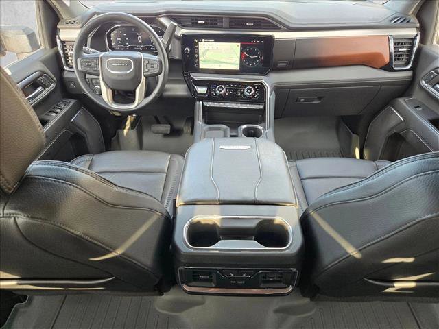 Used 2024 GMC Sierra 2500 Denali w/ Denali Reserve Package image 17
