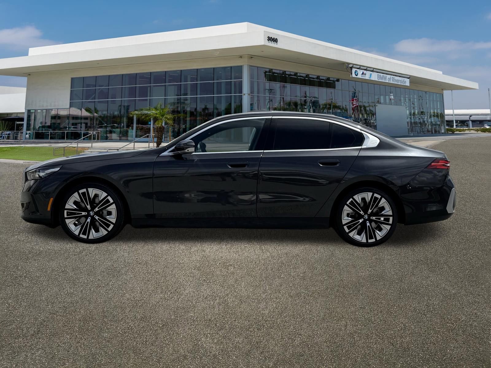 Certified 2024 BMW 530i w/ Premium Package RWD image 6