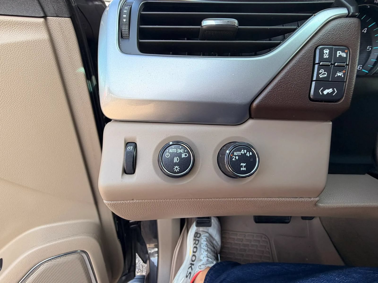 Used 2018 Chevrolet Tahoe LT AWD/4WD image 22