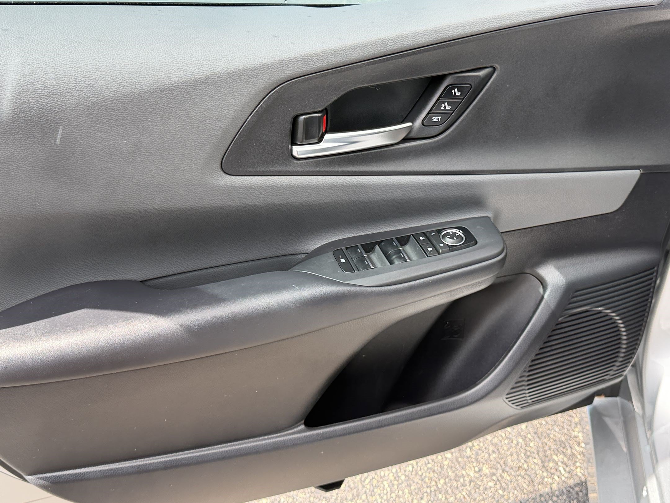 Used 2024 Toyota Prius Limited FWD image 13