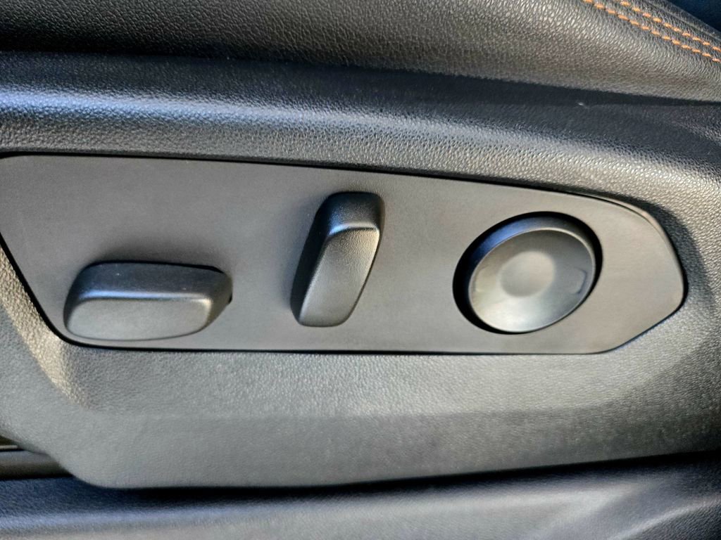 Used 2022 GMC Sierra 1500 AT4 w/ AT4 Premium Package image 26