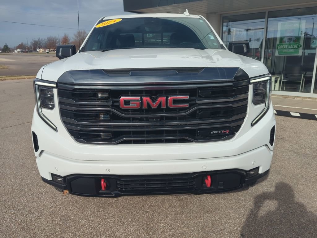 Used 2024 GMC Sierra 1500 AT4 w/ Technology Package image 2