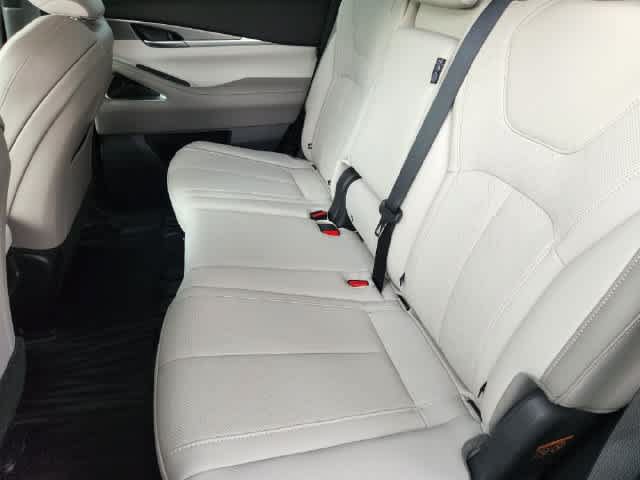Certified 2027 INFINITI QX60 Luxe w/ Cargo Package FWD image 13