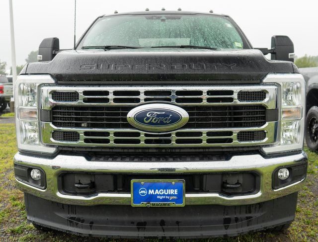 Used 2023 Ford F250 XLT AWD/4WD image 3