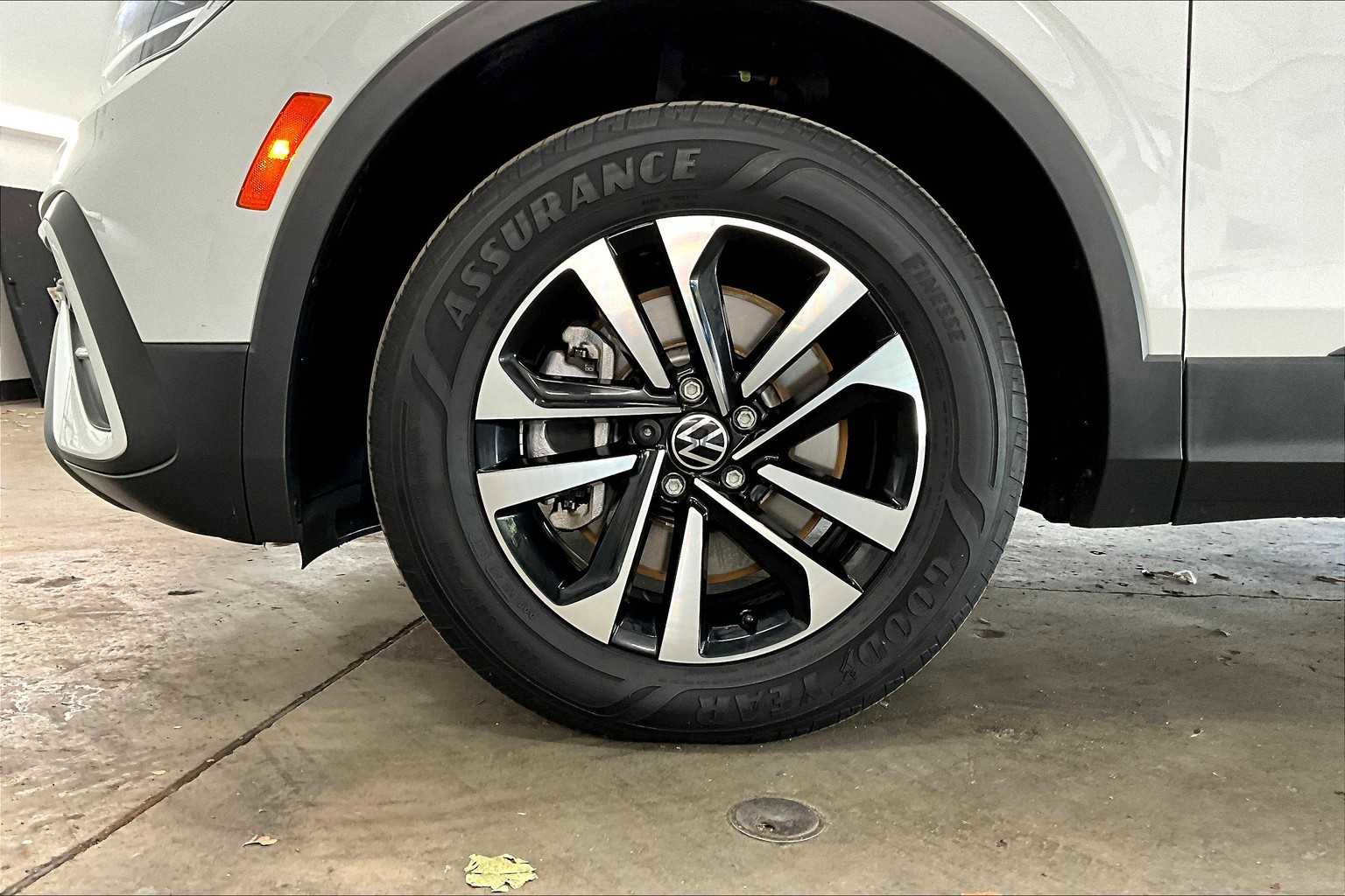 Used 2022 Volkswagen Tiguan S image 11