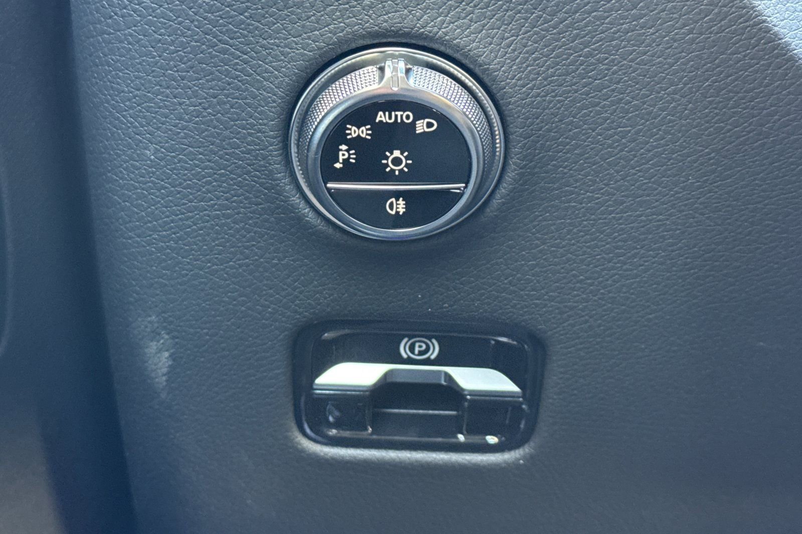 New 2026 Mercedes-Benz GLC 300 image 28