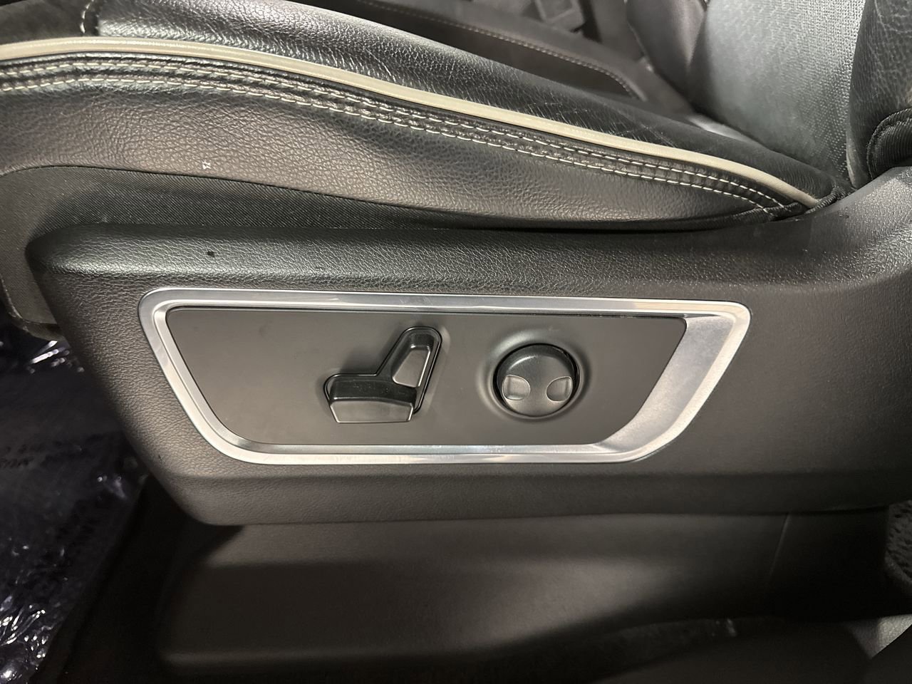 Used 2024 RAM 1500 Laramie image 18