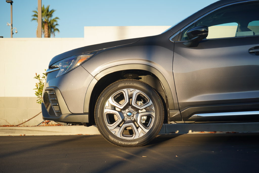 New 2026 Subaru Ascent Limited AWD/4WD image 2