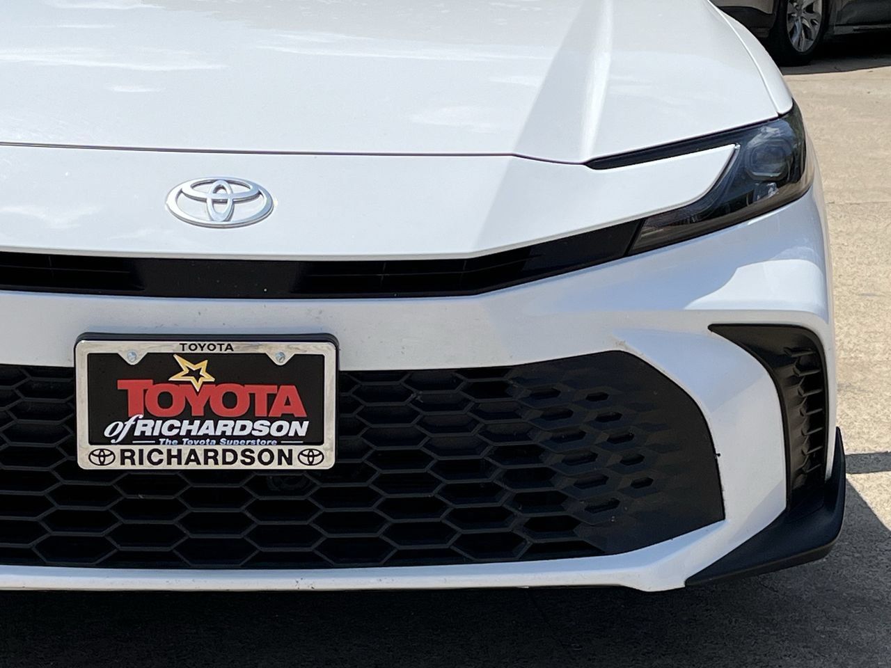 Used 2025 Toyota Camry SE FWD image 8