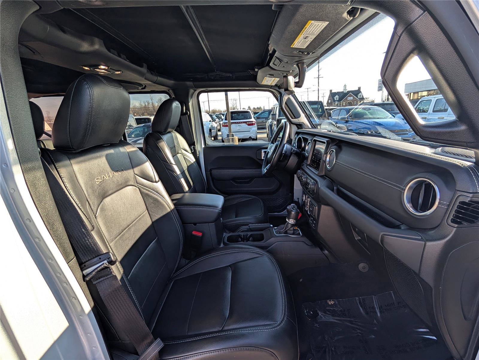 Used 2023 Jeep Wrangler Sahara w/ Cold Weather Group image 11