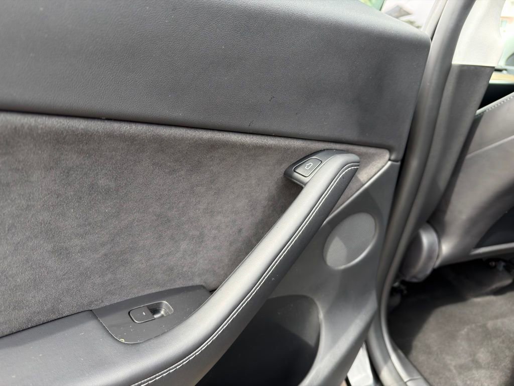 Used 2021 Tesla Model Y Performance image 35