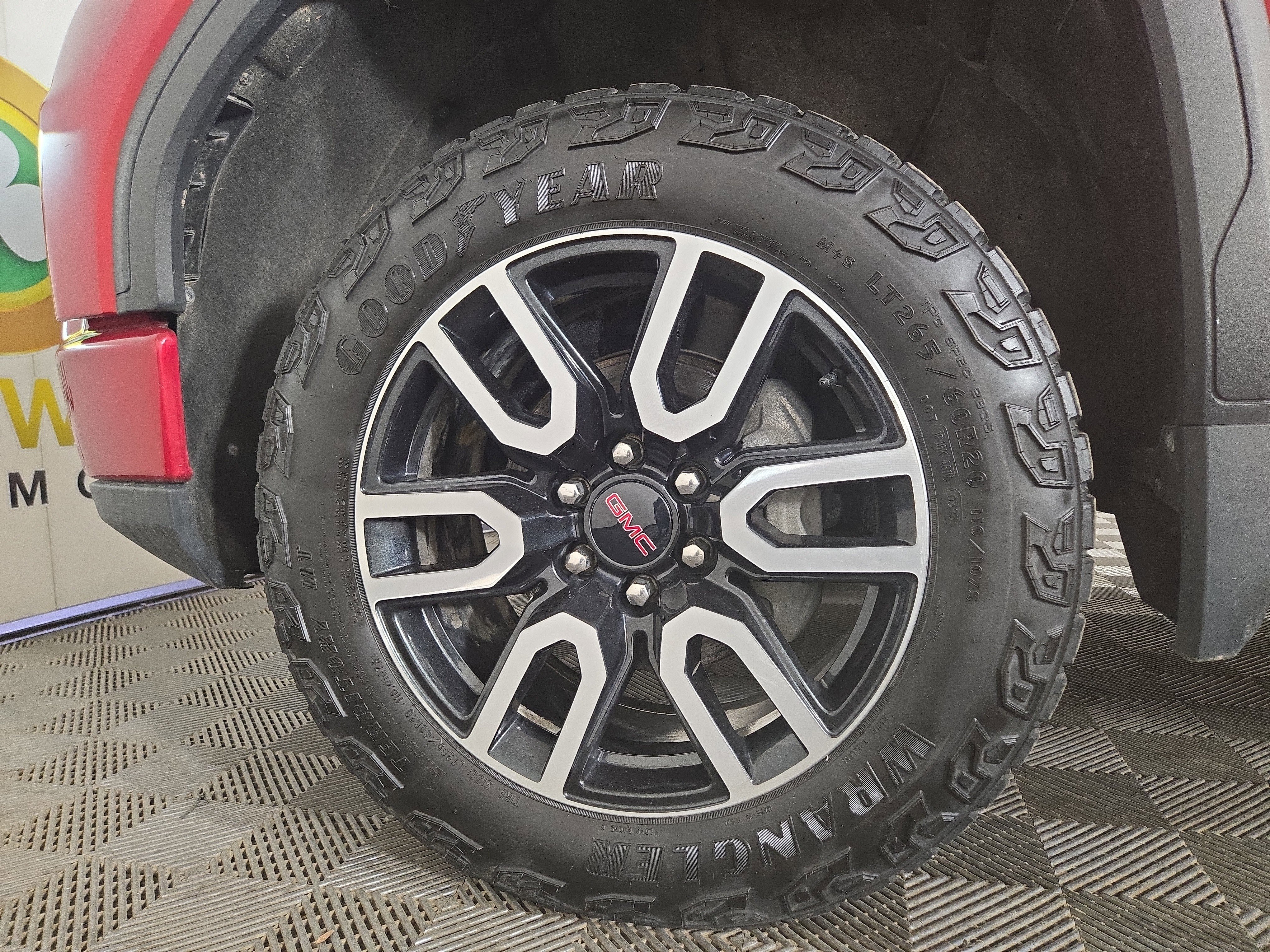 Certified 2023 GMC Sierra 1500 AT4 w/ Technology Package AWD/4WD image 33
