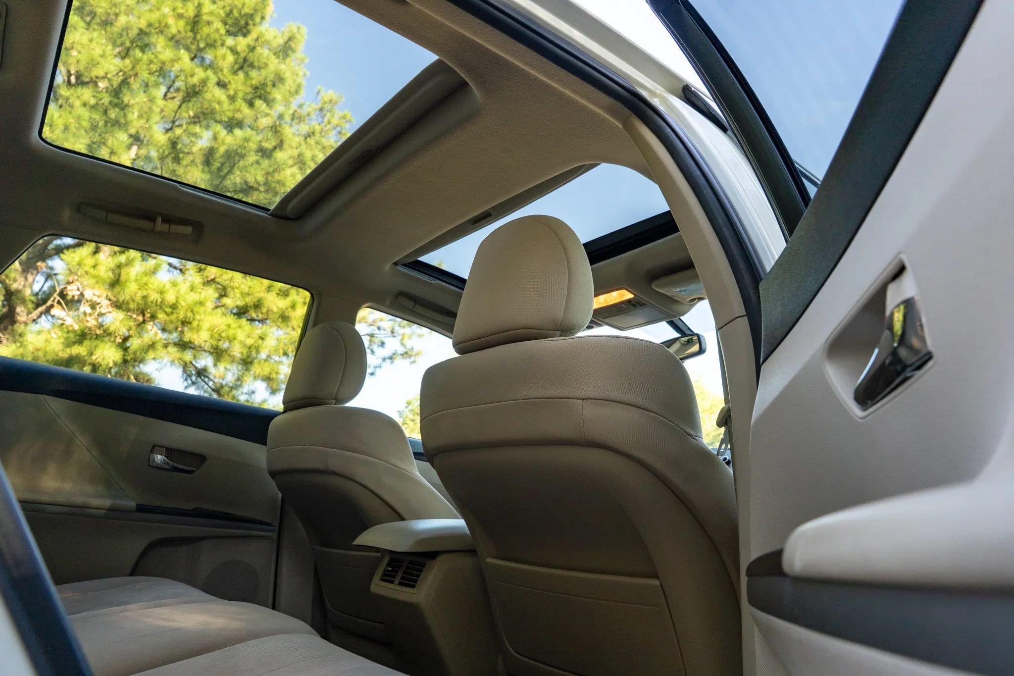 Used 2011 Toyota Venza FWD image 13