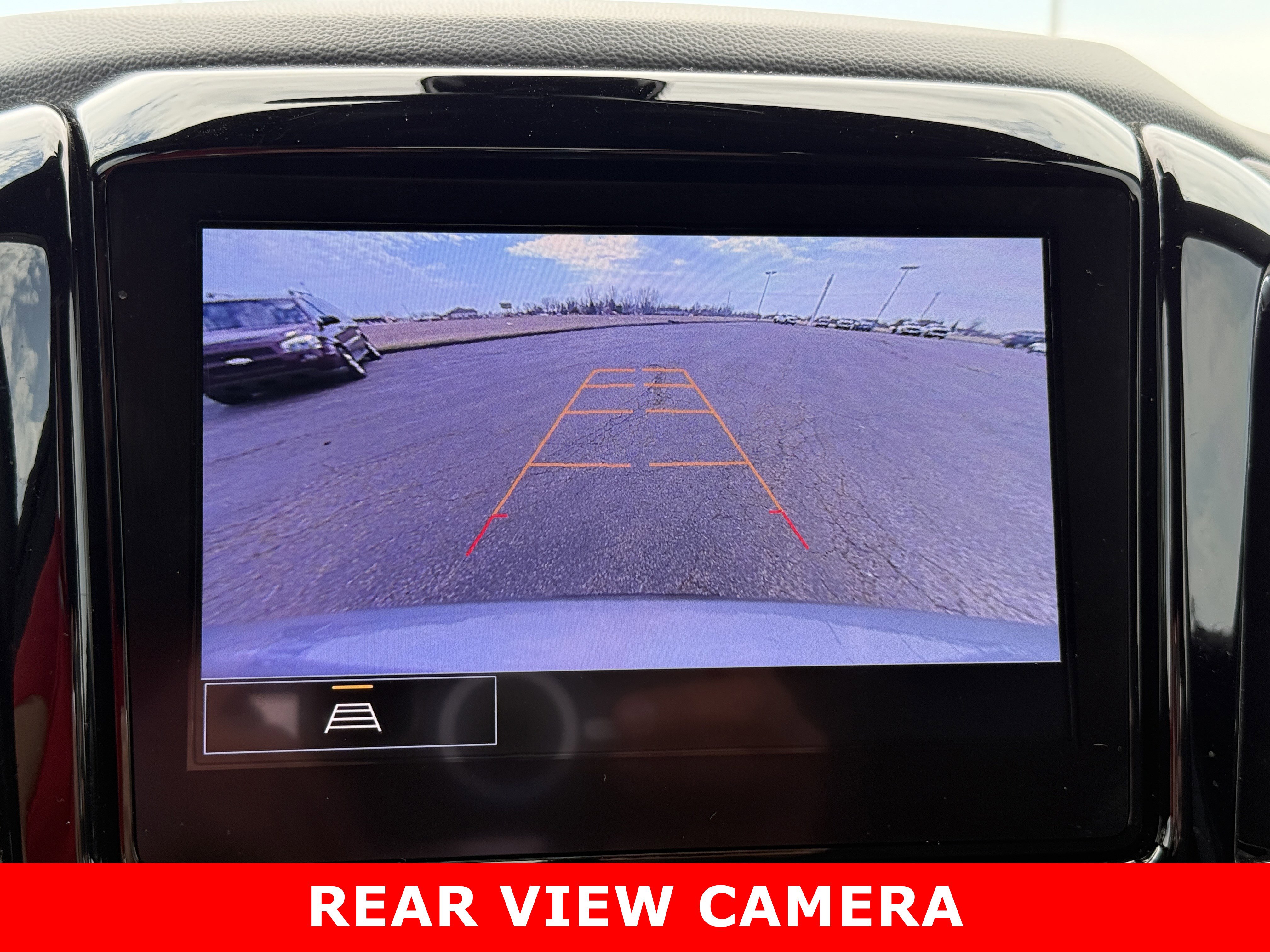 Used 2023 Chevrolet Traverse LT image 21