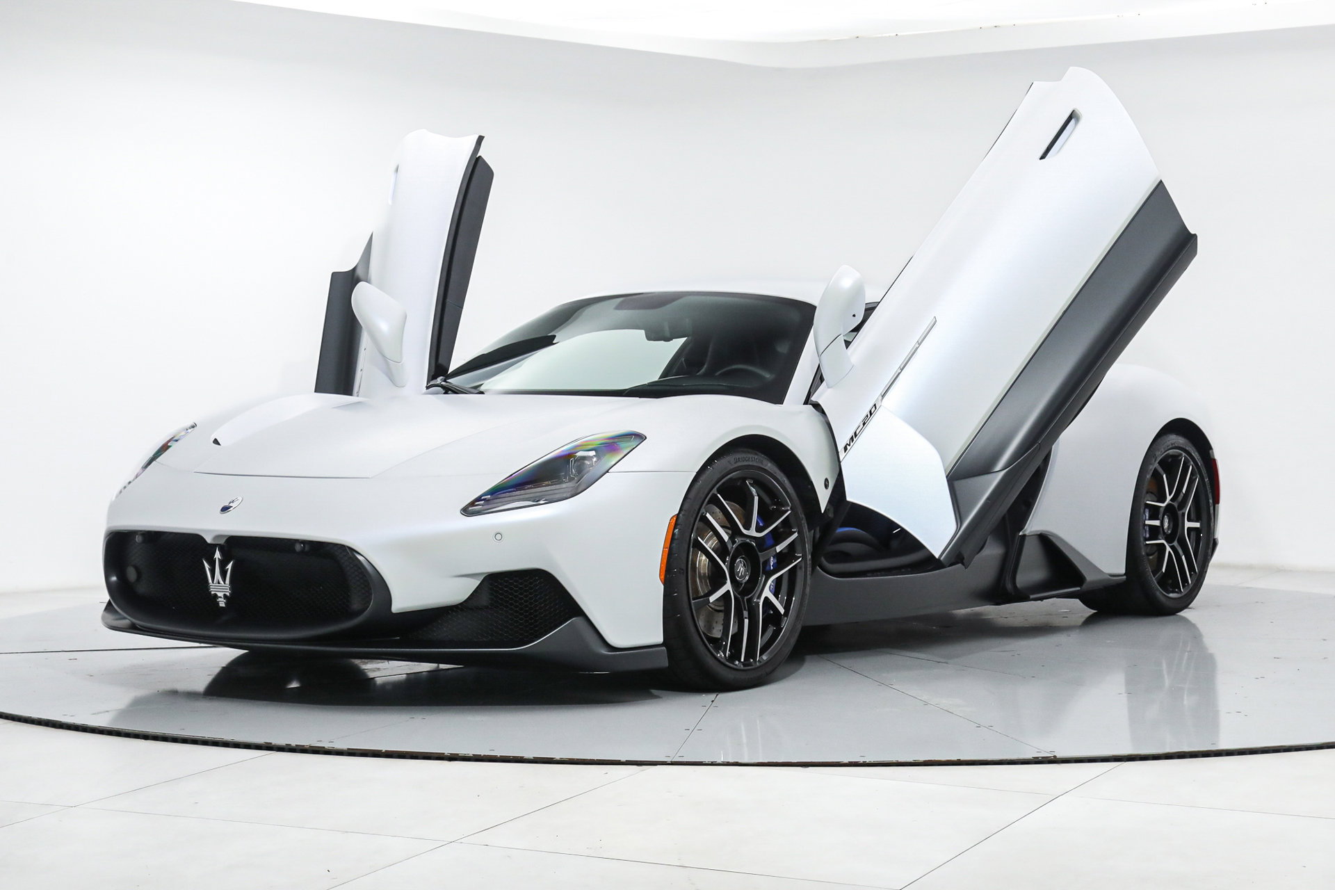 Certified 2022 Maserati MC20 Coupe image 11