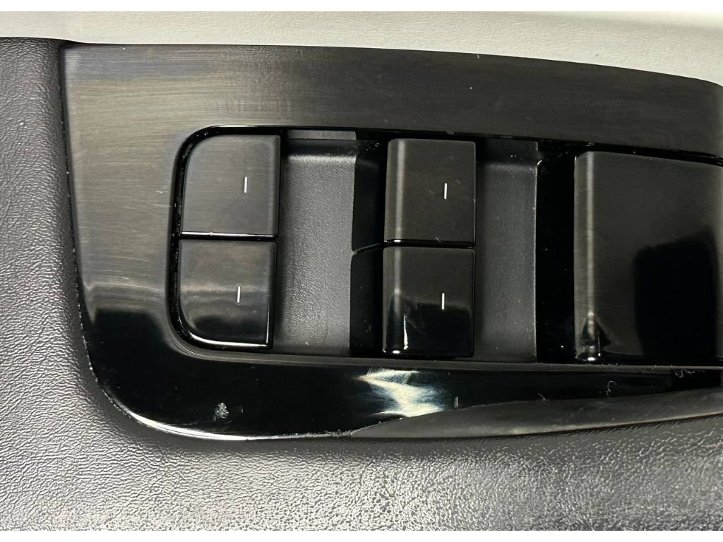 Used 2020 Tesla Model 3 Standard Range Plus image 34