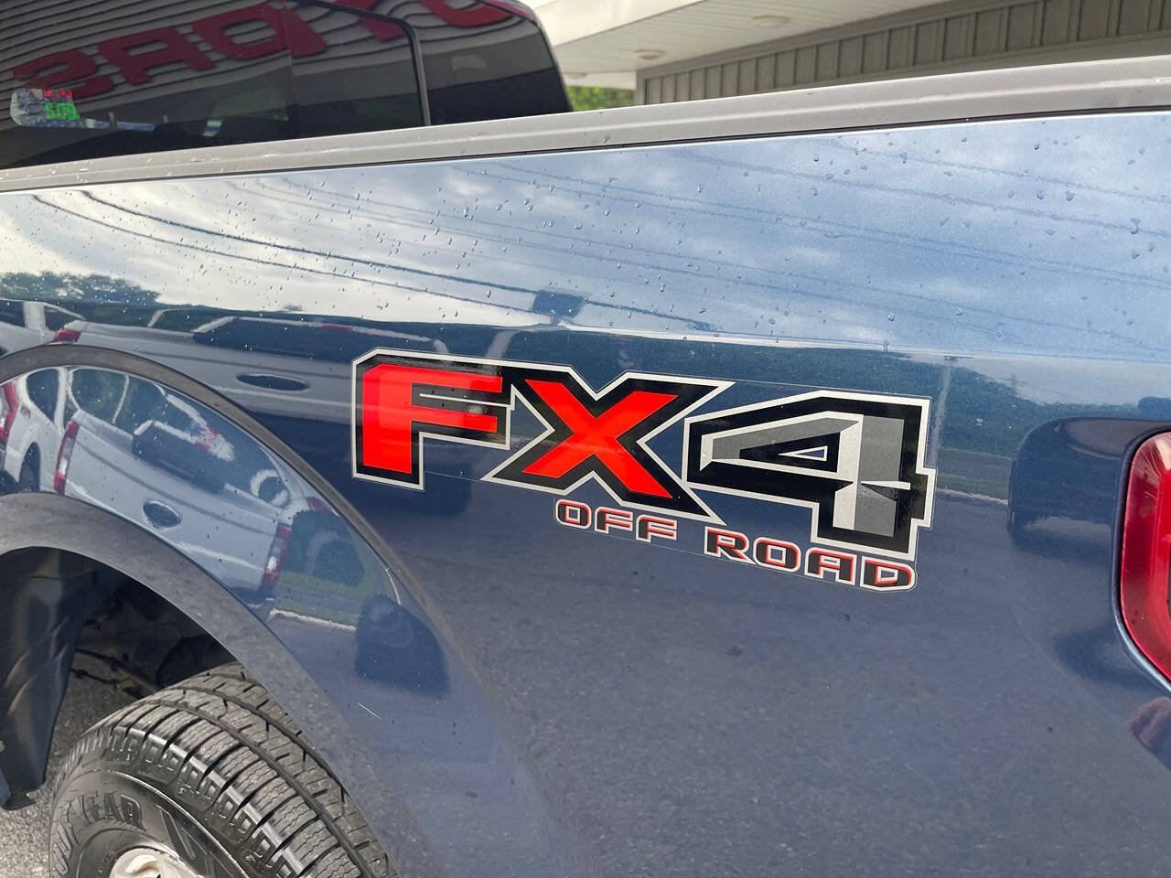 Used 2017 Ford F150 XLT w/ Equipment Group 302A Luxury AWD/4WD image 13