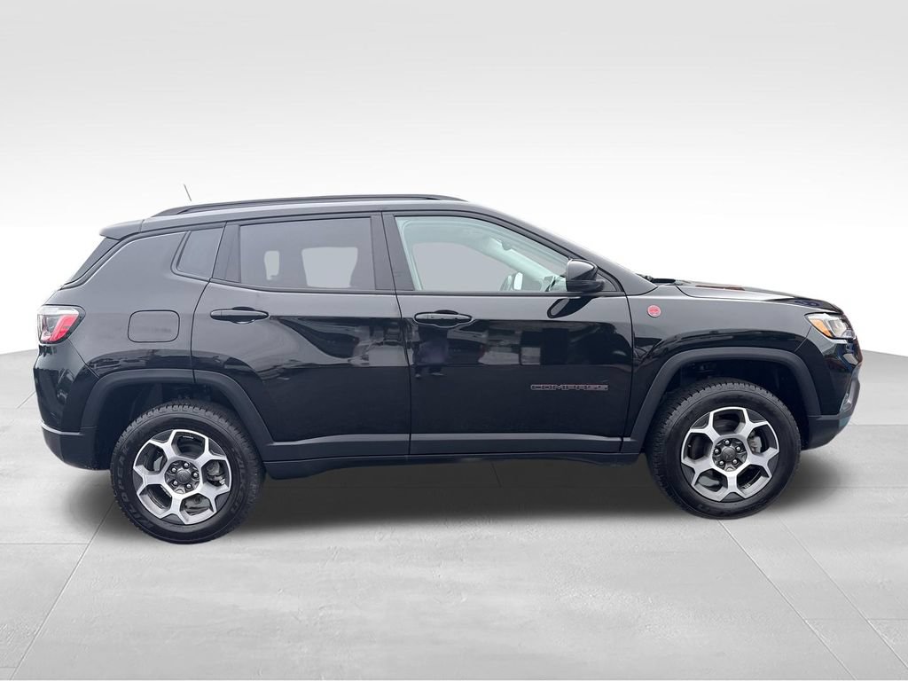 Used 2022 Jeep Compass Trailhawk w/ Trailhawk Convenience Group AWD/4WD image 15