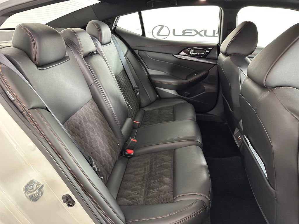 Used 2020 Nissan Maxima SR w/ Sport Mat Group FWD image 19