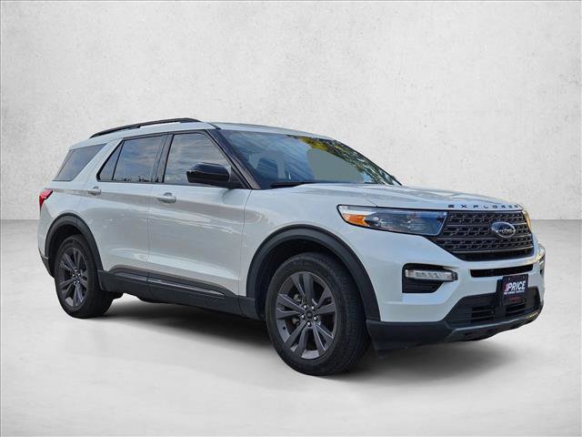 Used 2023 Ford Explorer XLT w/ Equipment Group 202A RWD image 3