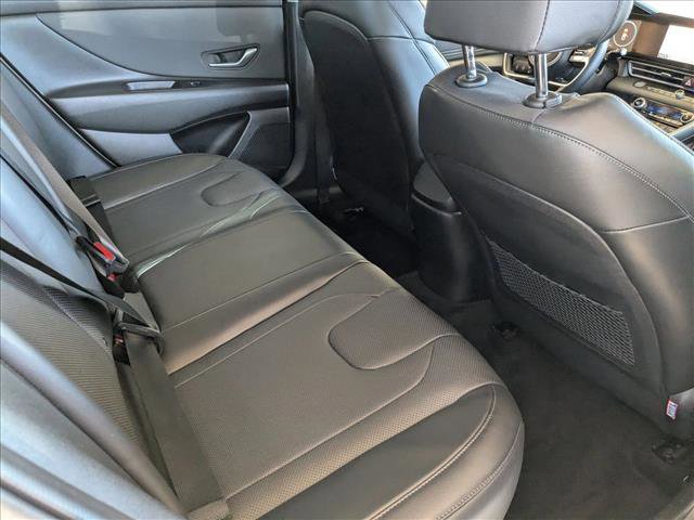 Used 2023 Hyundai Elantra Limited image 19