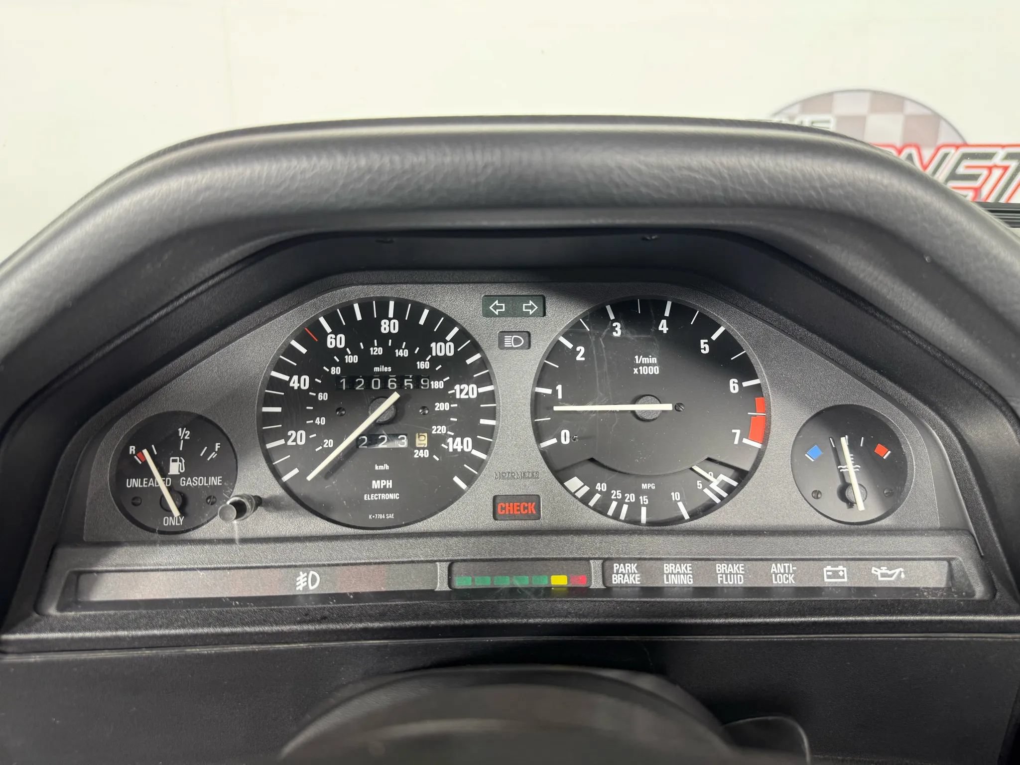 Used 1991 BMW 325i Convertible RWD image 32