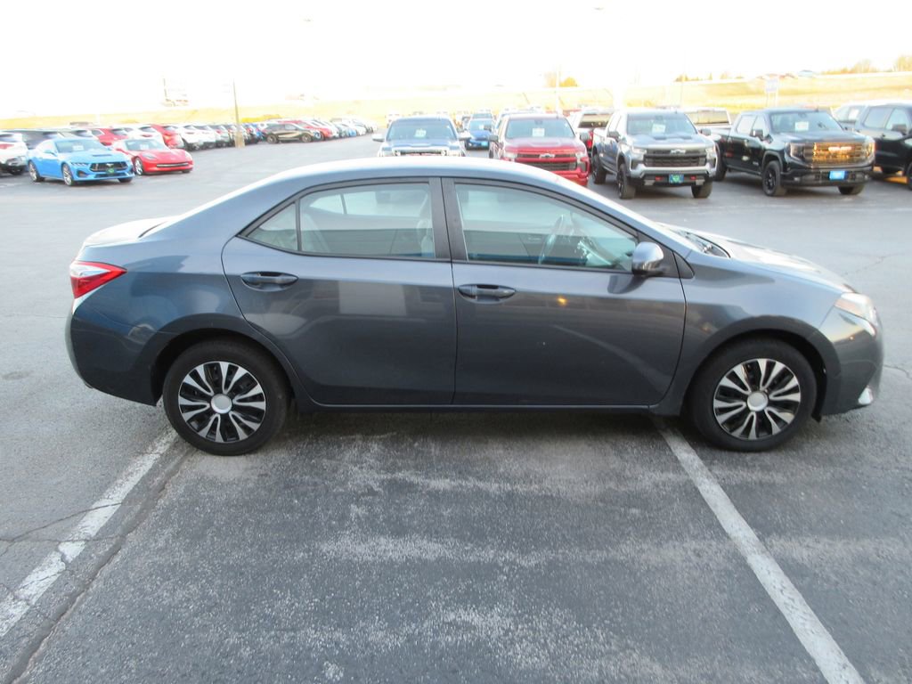 Used 2016 Toyota Corolla LE image 6