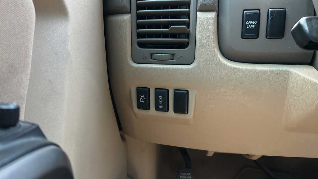 Used 2015 Nissan Titan SV w/ SV Value Truck Package RWD image 28