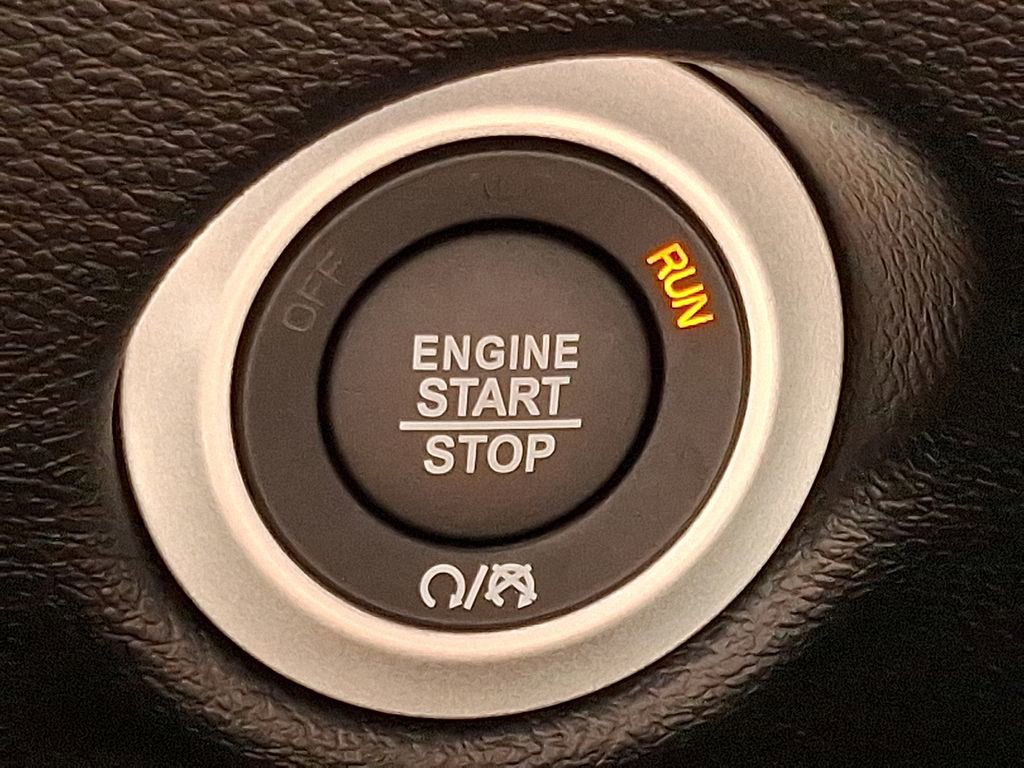 New 2025 Chrysler Voyager LX image 19