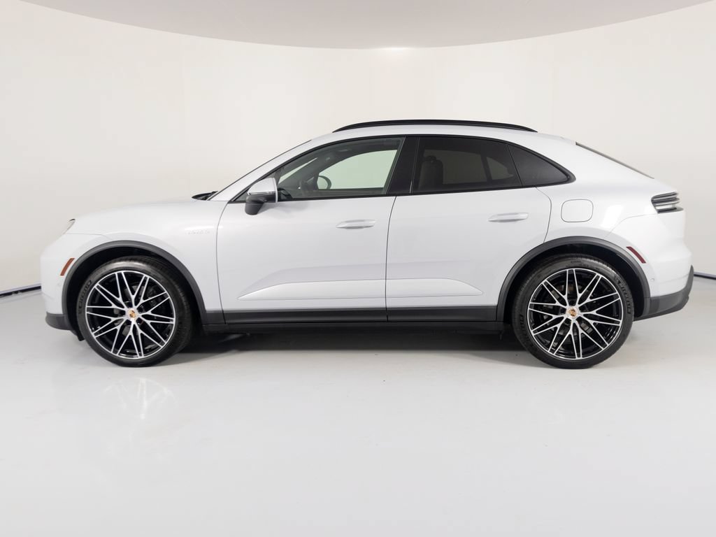 New 2026 Porsche Macan 4 Electric AWD/4WD image 2
