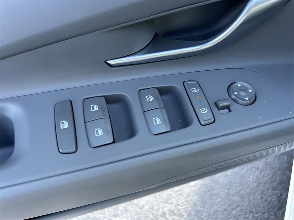 Certified 2024 Hyundai Elantra SEL image 19