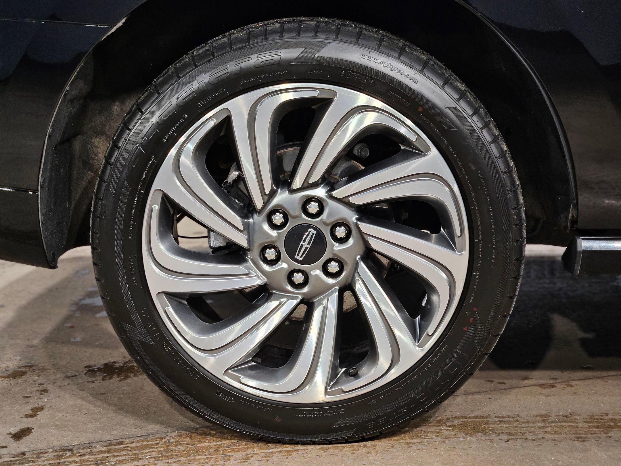 Used 2024 Lincoln Navigator Reserve image 17