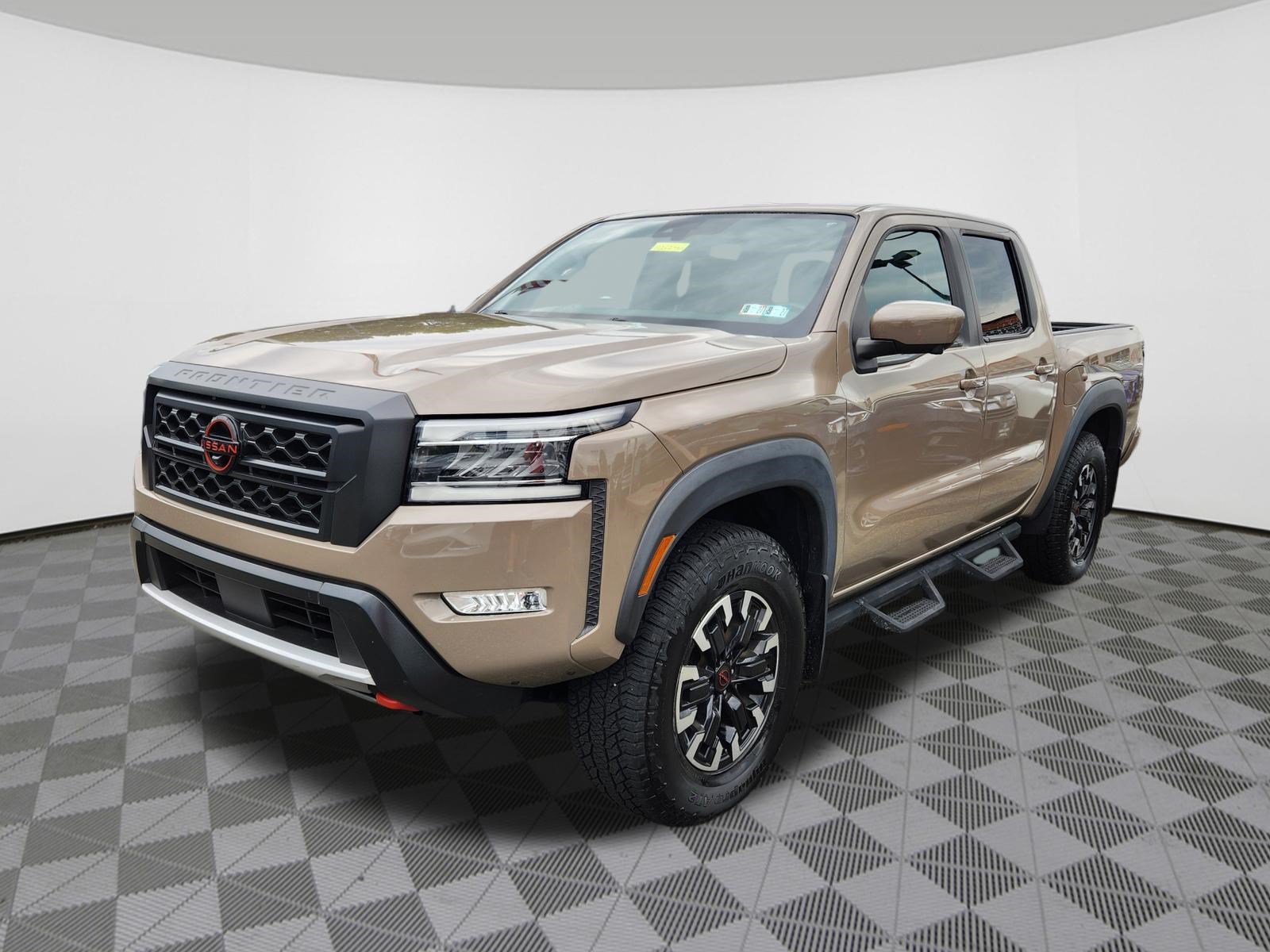 Used 2024 Nissan Frontier PRO-4X w/ Pro Convenience Package AWD/4WD image 2
