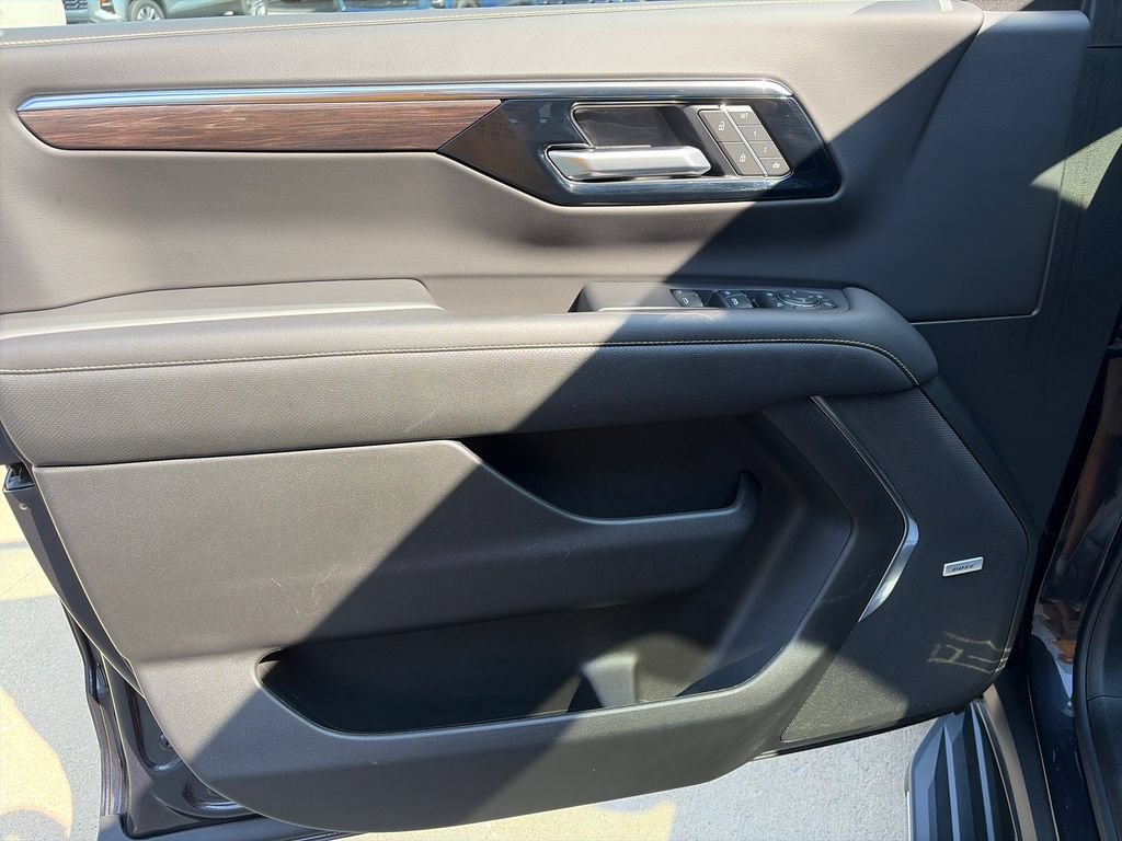 New 2026 Chevrolet Tahoe Premier w/ Sun And Tow Package AWD/4WD image 17