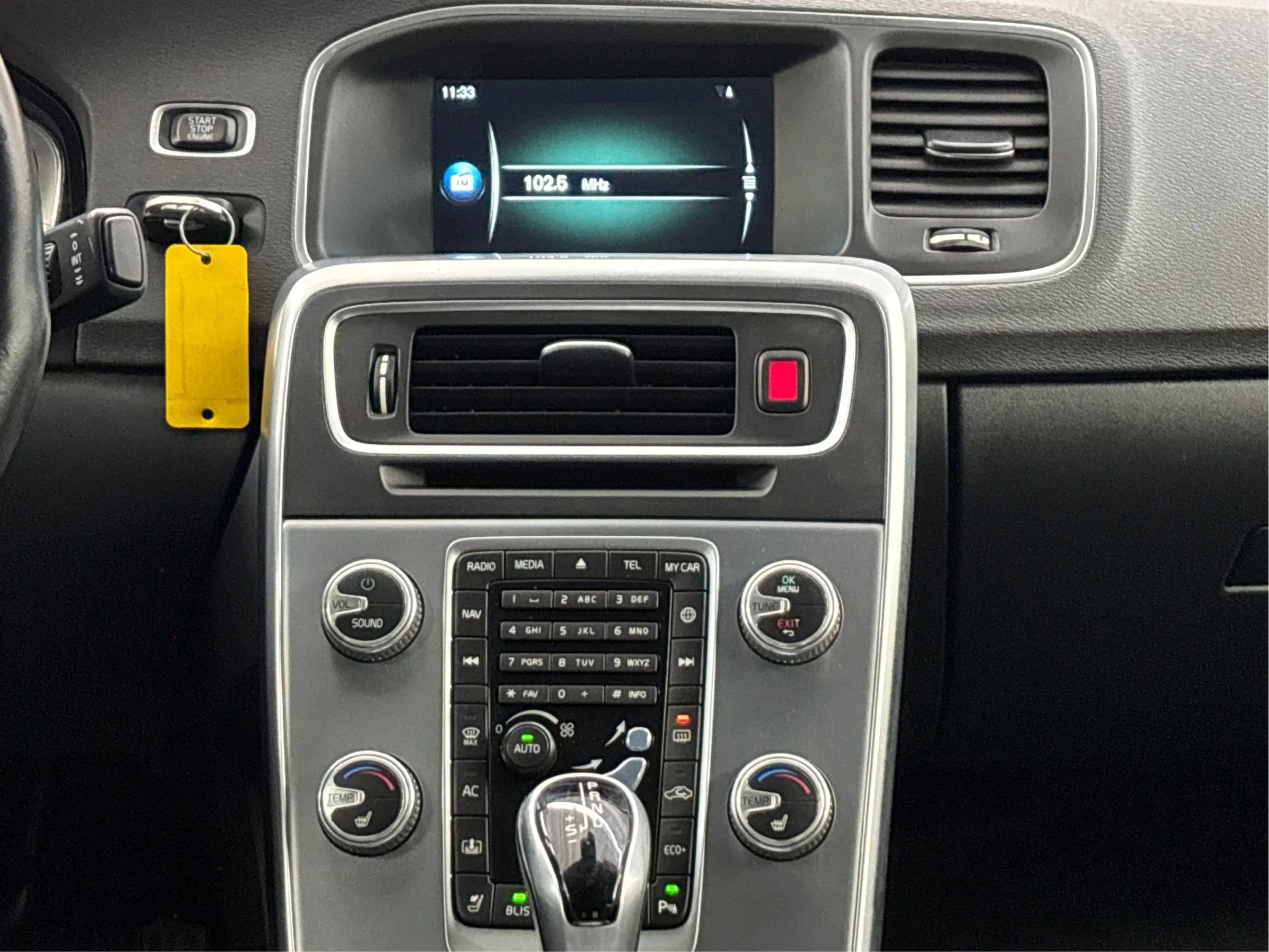 Used 2017 Volvo S60 T5 Inscription image 19