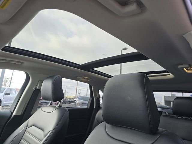 Certified 2022 Ford Edge SEL w/ Convenience Package AWD/4WD image 4