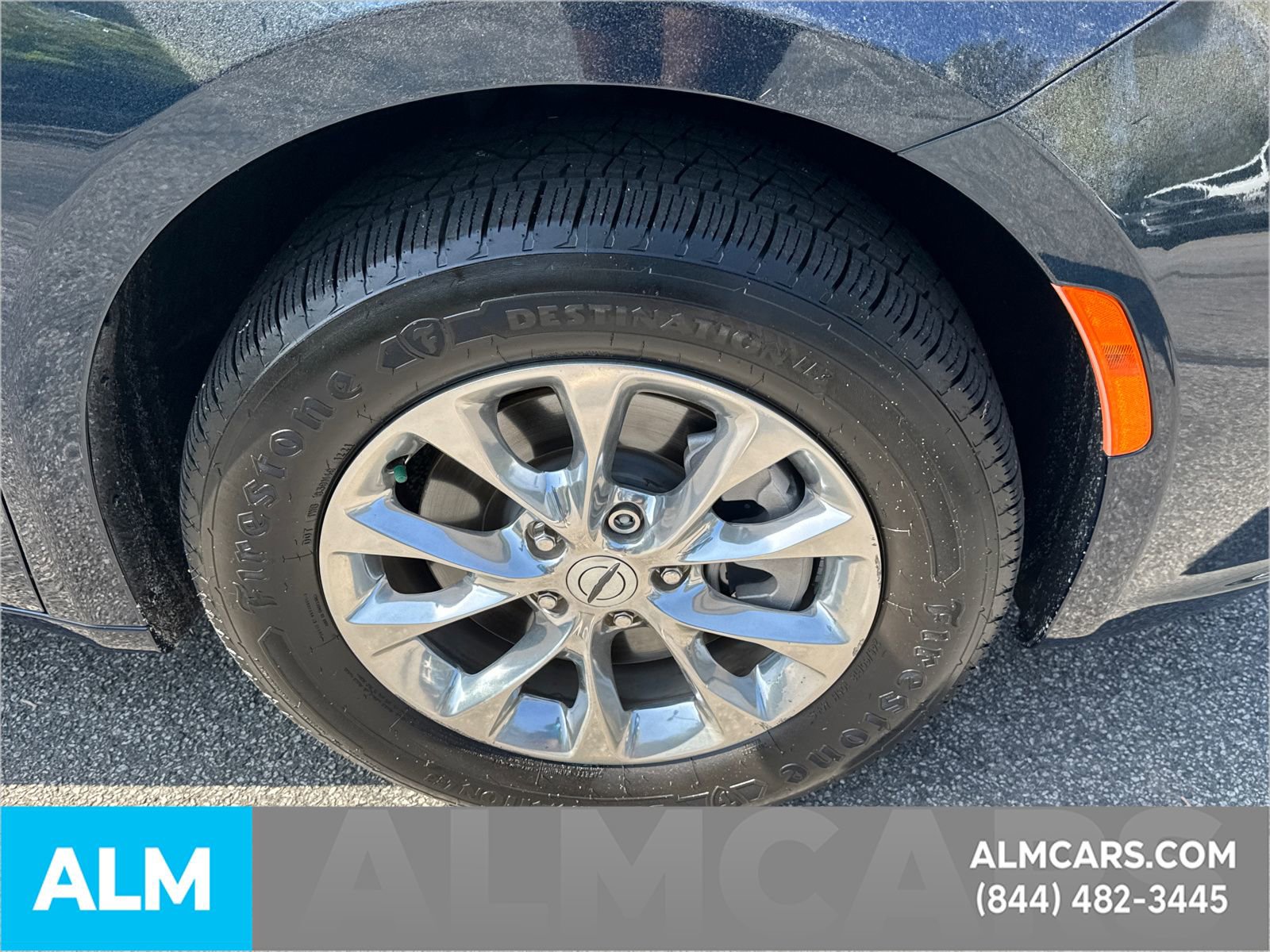 Used 2022 Chrysler Pacifica Touring-L image 15