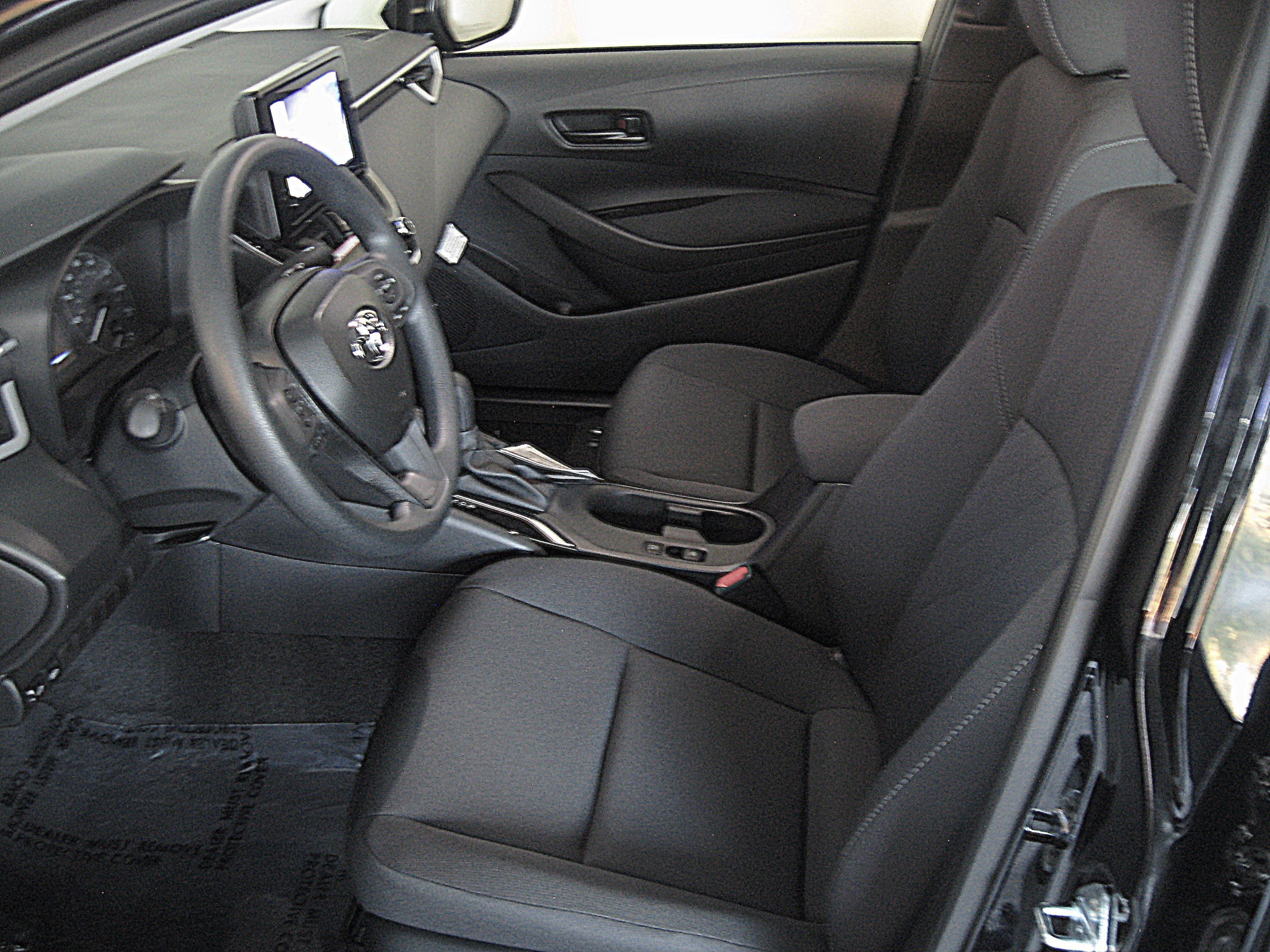 Used 2025 Toyota Corolla LE w/ LE Premium Package image 7