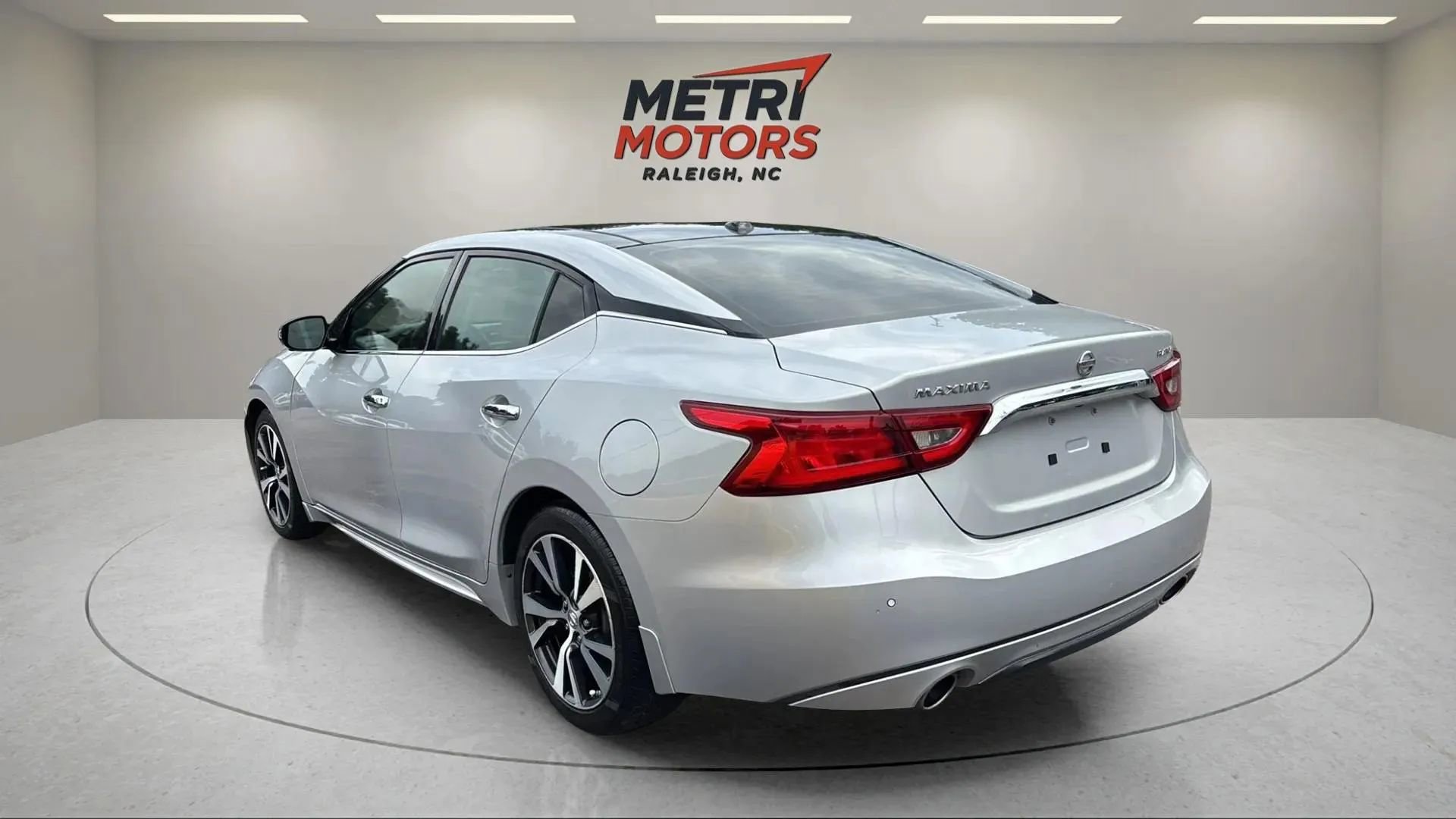 Used 2017 Nissan Maxima Platinum image 7