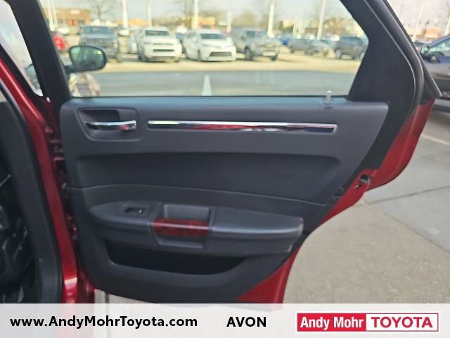 Used 2009 Chrysler 300 C w/ Luxury Group II image 33