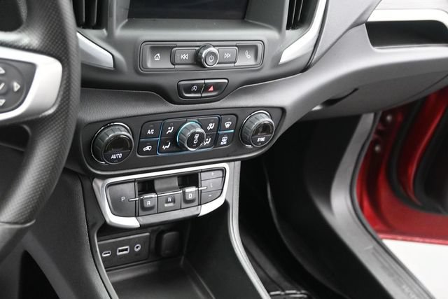Used 2022 GMC Terrain SLE w/ Driver Convenience Package FWD image 27