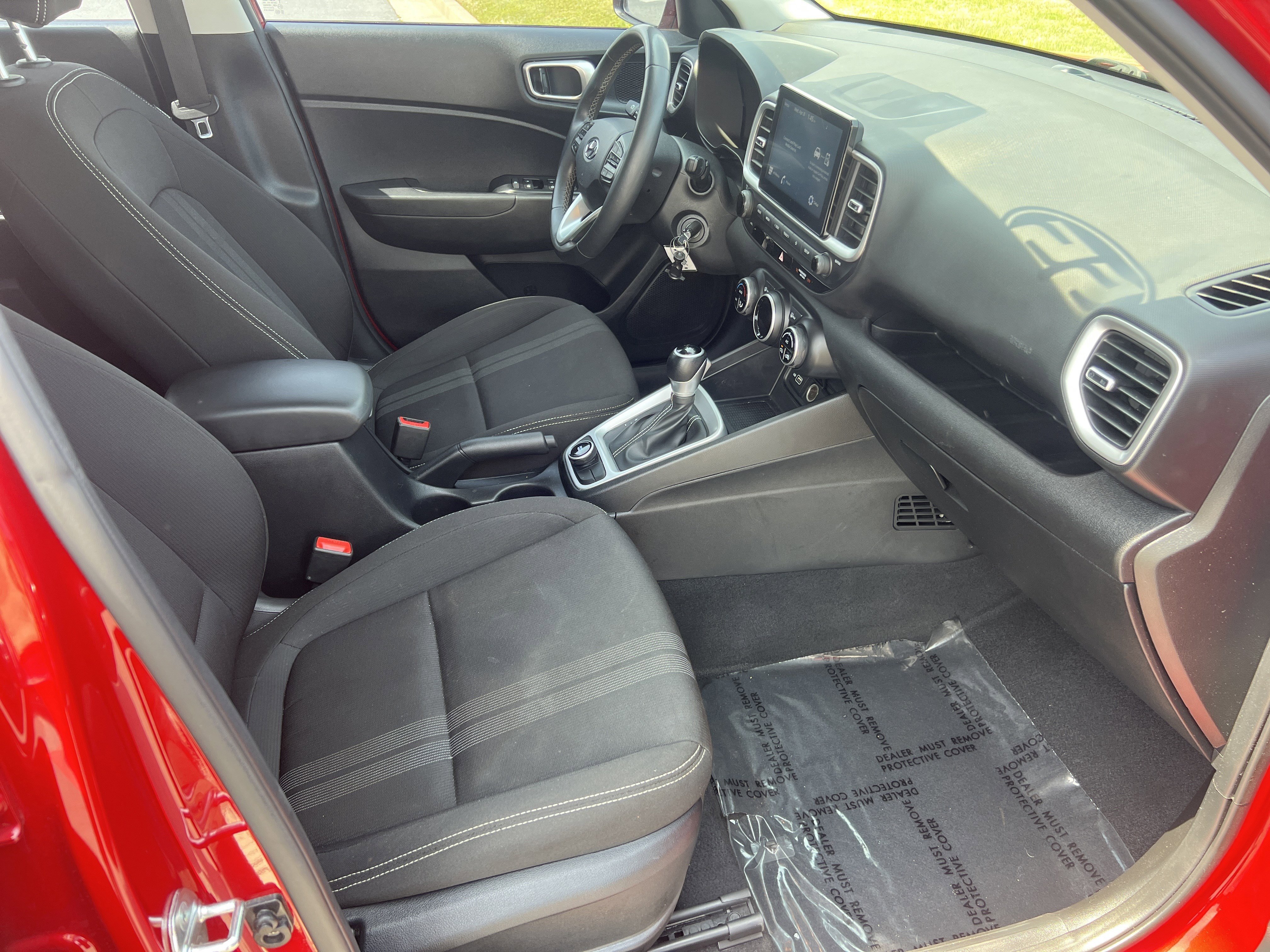 Used 2022 Hyundai Venue SEL image 16