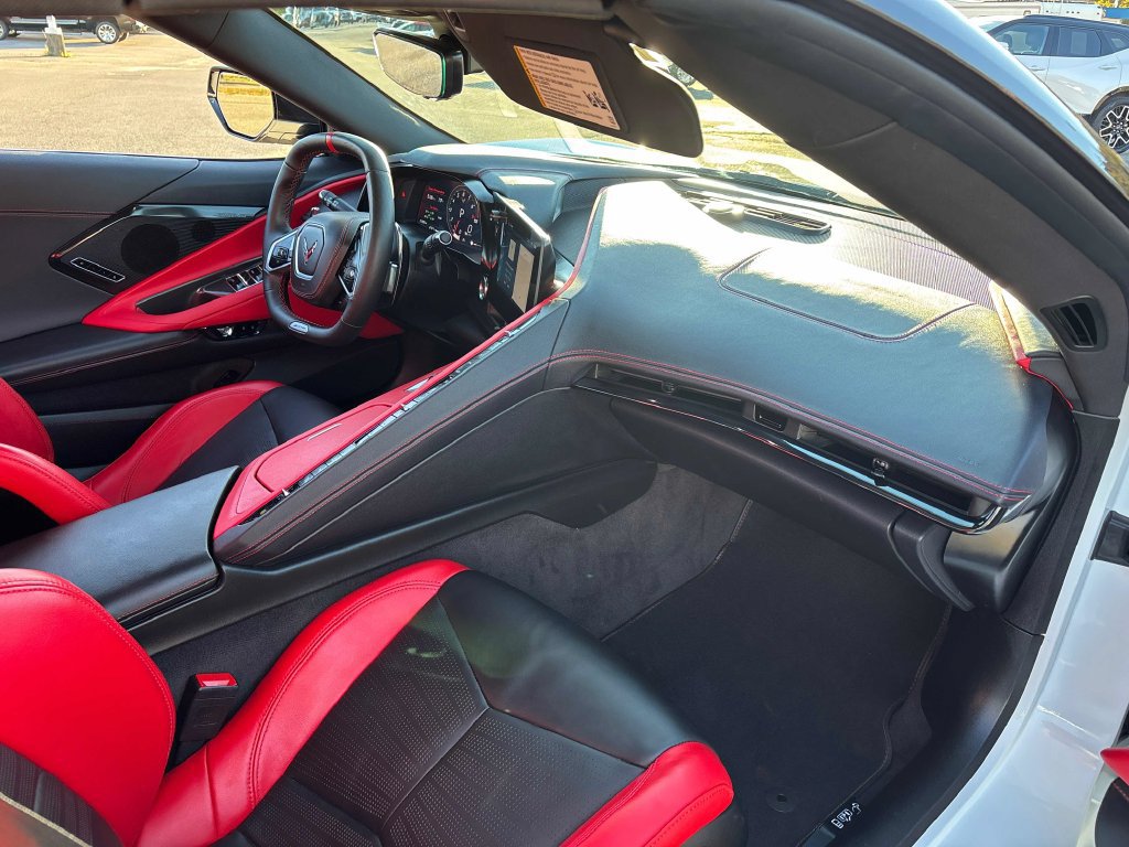 Used 2025 Chevrolet Corvette Z06 RWD image 19