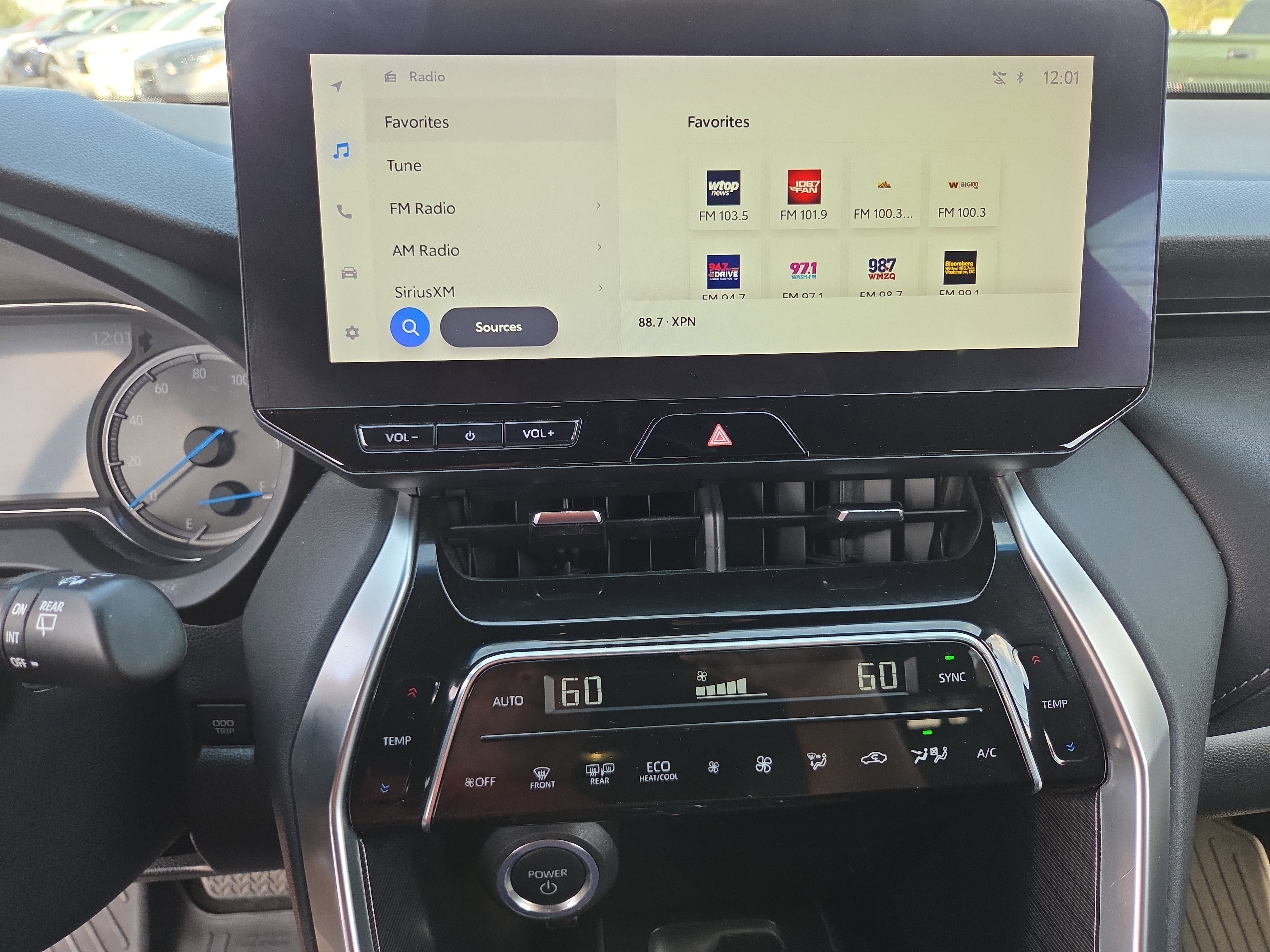 Certified 2023 Toyota Venza XLE image 22