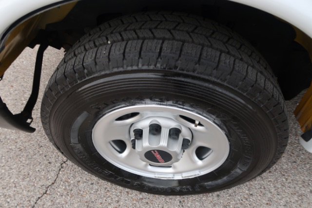 Used 2017 GMC Savana 3500 Savana 12ft Box Van image 15