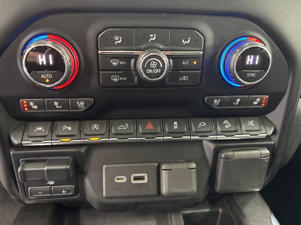 Used 2021 Chevrolet Silverado 1500 High Country image 34