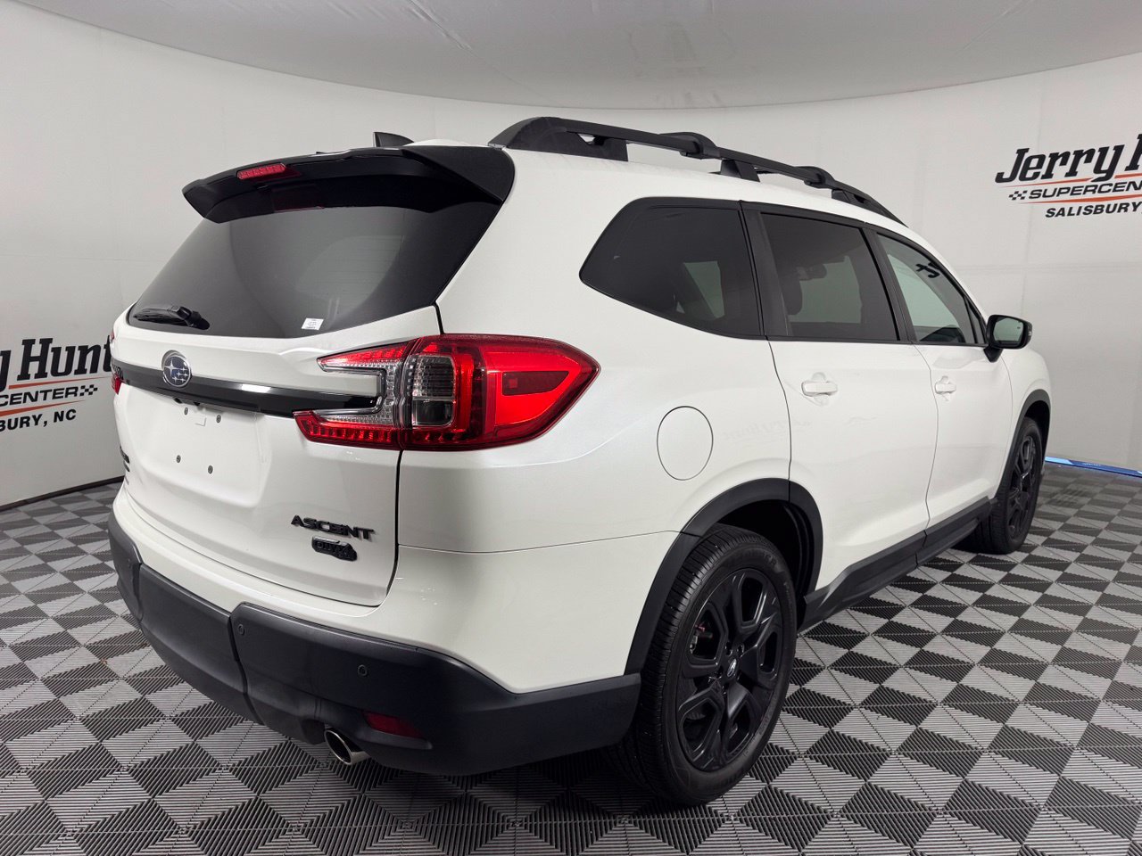 Used 2023 Subaru Ascent Onyx Edition AWD/4WD image 7