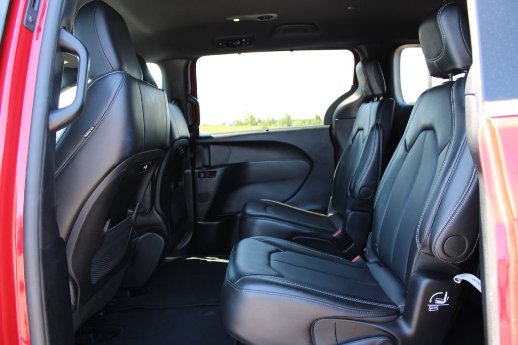 Used 2025 Chrysler Pacifica Select FWD image 22